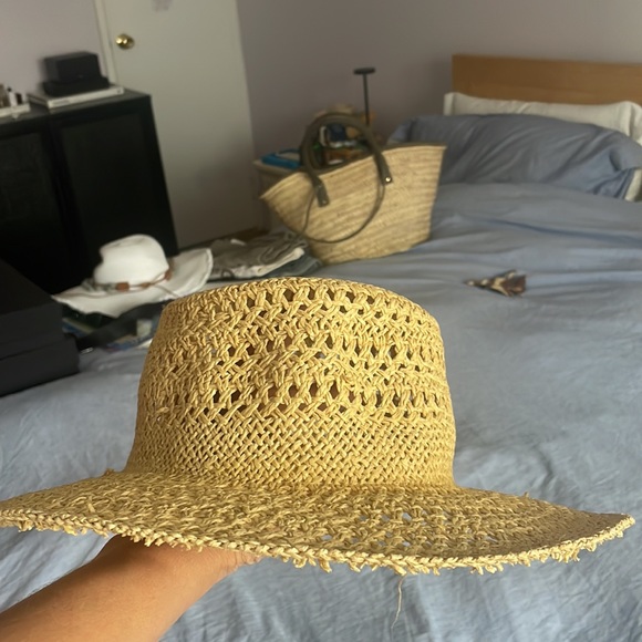 Hat - Picture 3 of 6